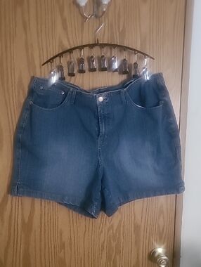 Women’s Vintage Comfy Blue Denim Shorts